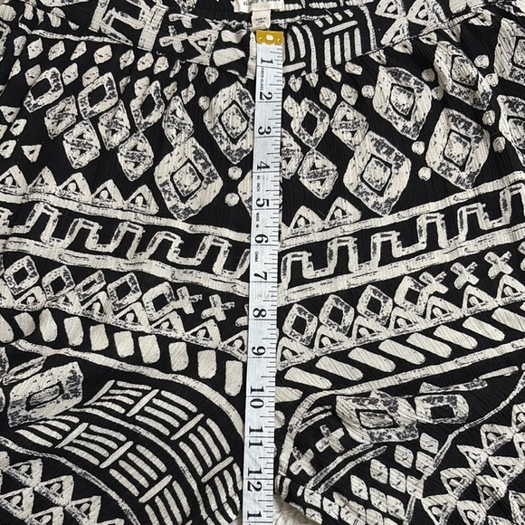 Silence + Noise Geometric Black and White Trousers - Picture 7 of 8